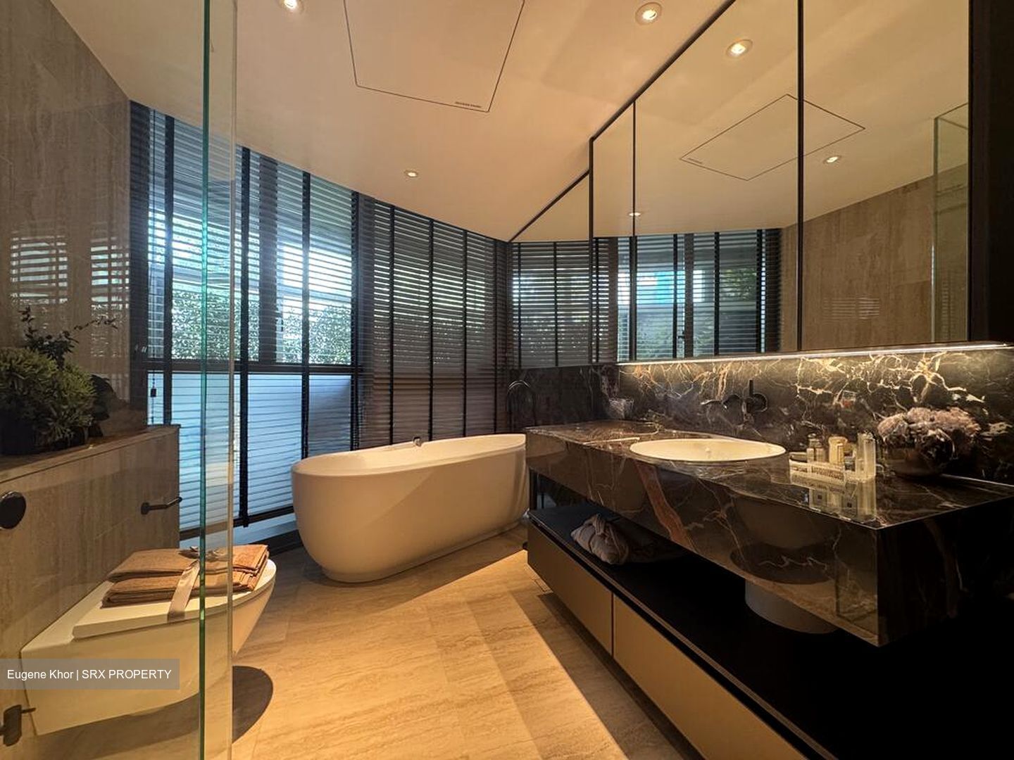 Shenton Way (D2), Condominium #524693541